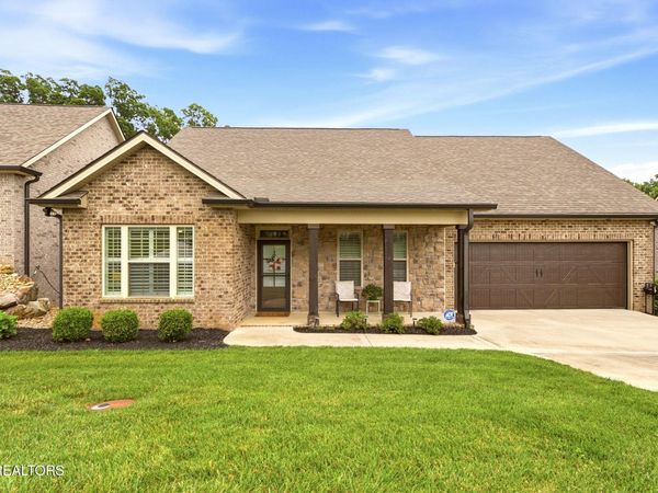 1683 Mountain Drive, Lenoir City, TN 37772