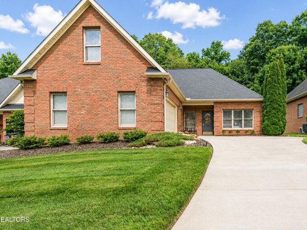 170 Valleyview Drive, Lenoir City, TN 37772