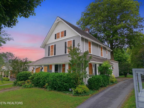 561 Margrave Drive , Harriman, TN 37748