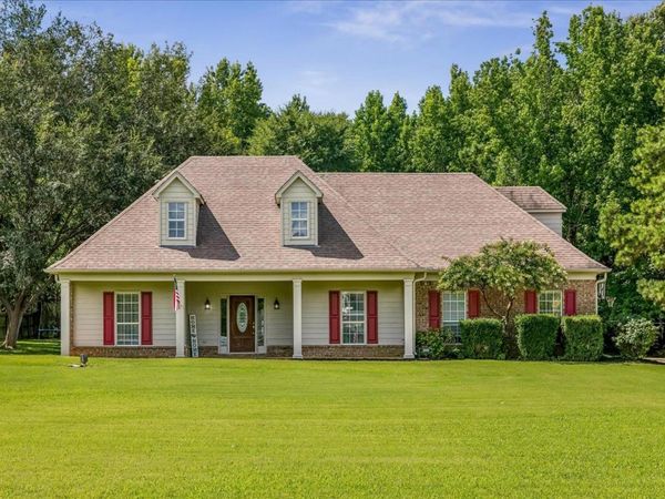 305 CAITLIN DR, Oakland, TN 38060