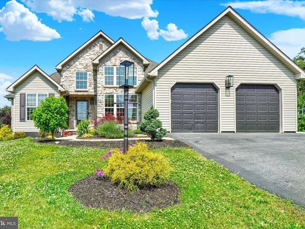 558 MONARCH DRIVE, YORK, PA 17403