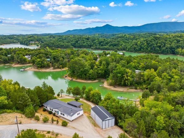 115 Granny Davis Way , Dandridge, TN 37725