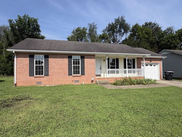 216 Grassmire Dr , Clarksville, TN 37042