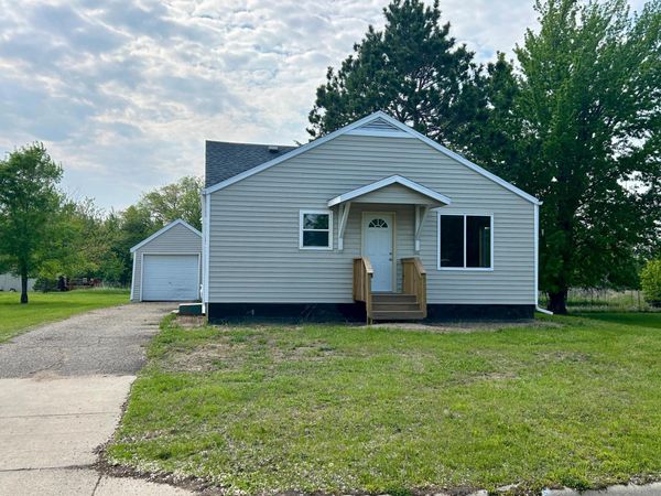 609 4th Street NW, Wadena, MN 56482