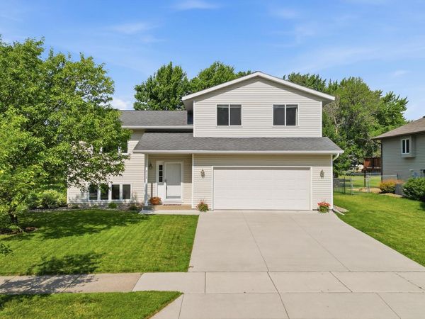 212 Glen Ellen Drive , Mankato, MN 56001