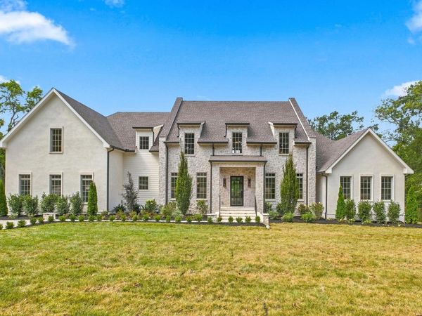 611 W Meade Dr , Nashville, TN 37205