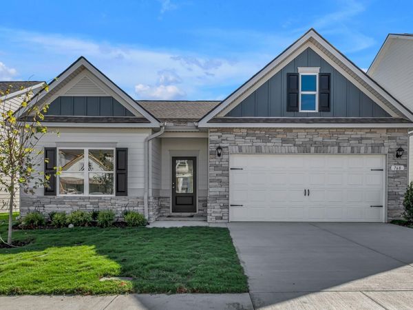 400 Stratford Station Drive , Lebanon, TN 37087
