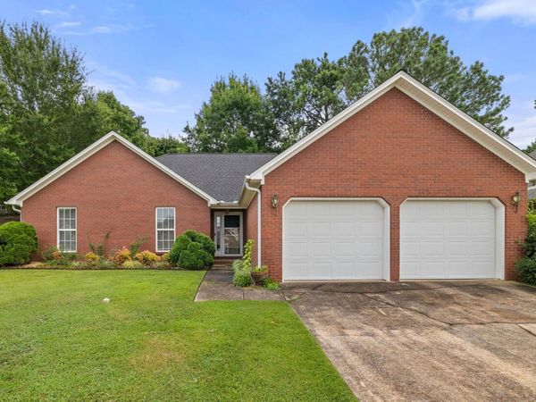 2301 Parc Pl, Florence, AL 35630