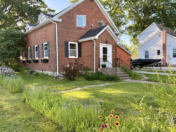 608 S Church Street , Waterloo, IL 62298