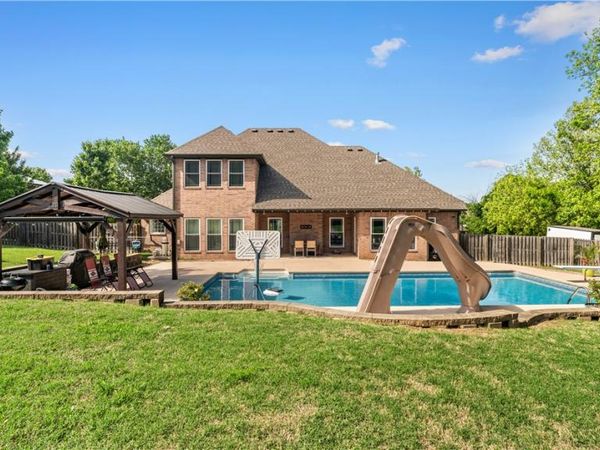 4367 W American Drive , Fayetteville, AR 72704