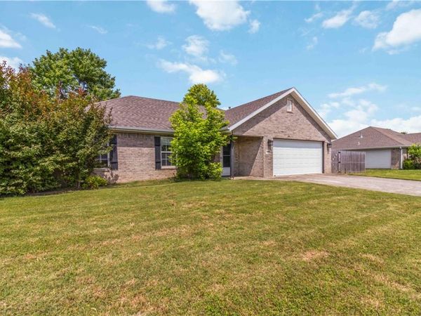 265 Washburn Drive , Pea Ridge, AR 72751