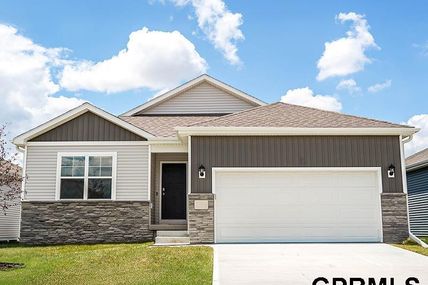 11959 S 114th Avenue, Papillion, NE 68046