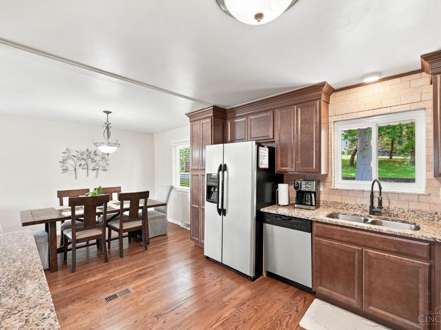 3285 Bellacre Court, Green Township, OH 45248 Photo 12