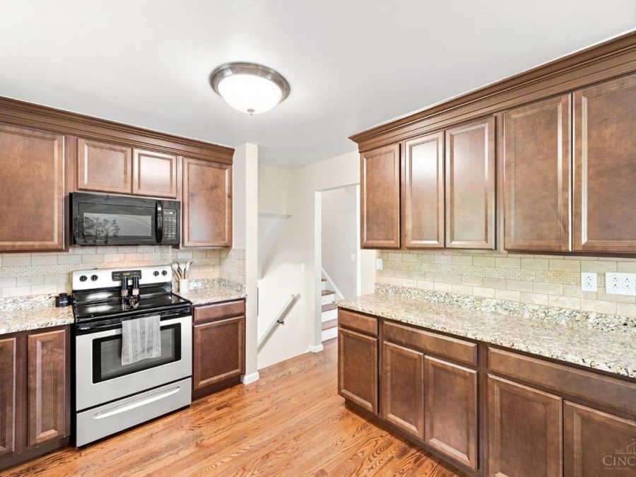 3285 Bellacre Court, Green Township, OH 45248 Photo 7