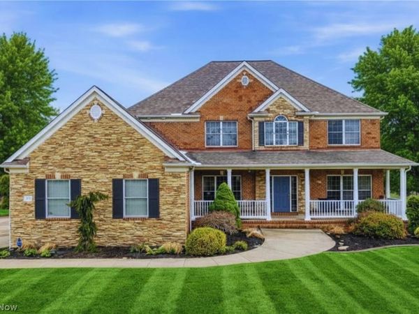 317 E Edinburgh Drive , Highland Heights, OH 44143