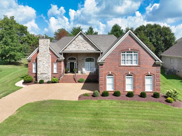 1017 Dorset Dr , Hendersonville, TN 37075