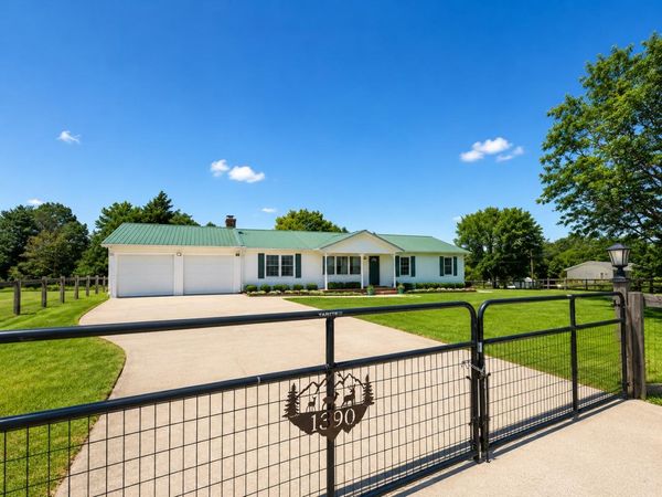 1390 Cooley Ford Rd , Tennessee Ridge, TN 37178