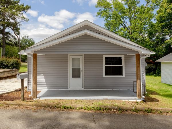 1101 Patterson Dr , Florence, AL 35630