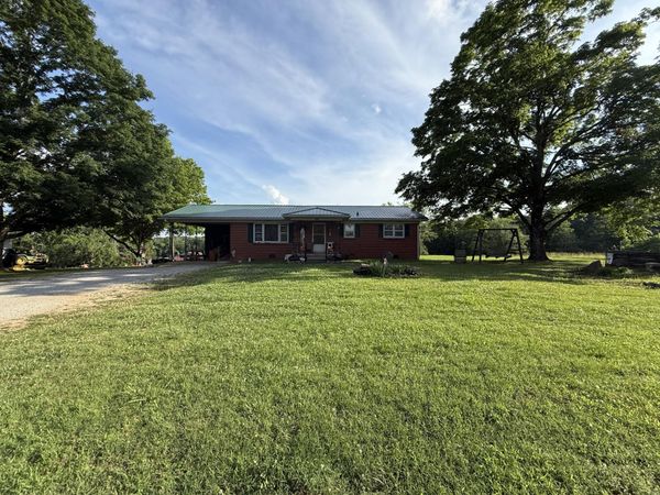 485 W Grinders Switch Rd , Centerville, TN 37033