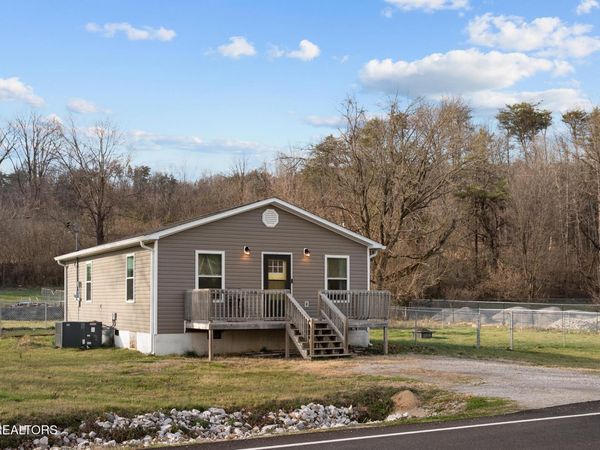 233 Hebbertsburg Rd , Crab Orchard, TN 37723