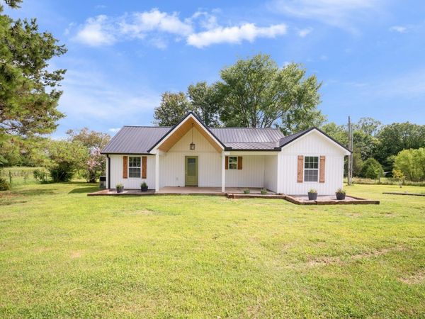 1601 Maple Valley Rd , Charlotte, TN 37036