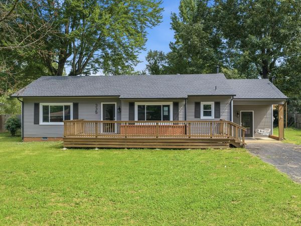 335 Mebanewood Dr , Huntingdon, TN 38344