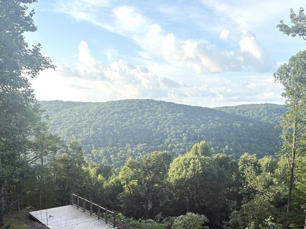 460 Cross Creek Dr , South Pittsburg, TN 37380