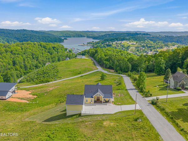 164 Kennedys Loop , La Follette, TN 37766