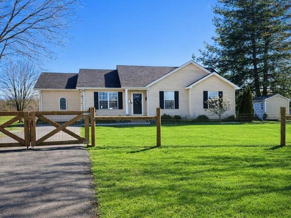 73 Three Point Cir , McMinnville, TN 37110