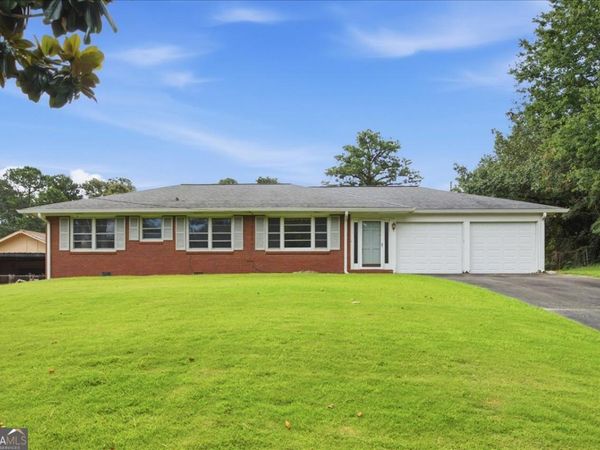 6795 Queen Mill Road SE, Mableton, GA 30126