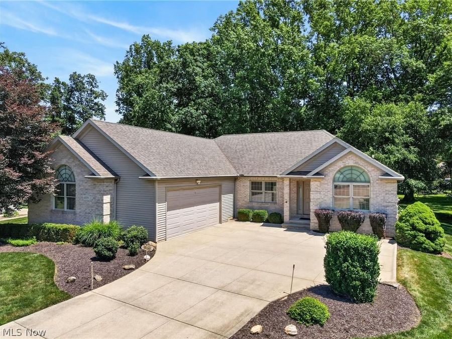 6575 Ruth Drive , Seven Hills, OH 44131 Photo 1