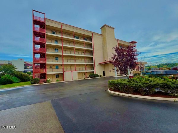 120 Raceday Center Drive, Unit 108, Bristol, TN 37620
