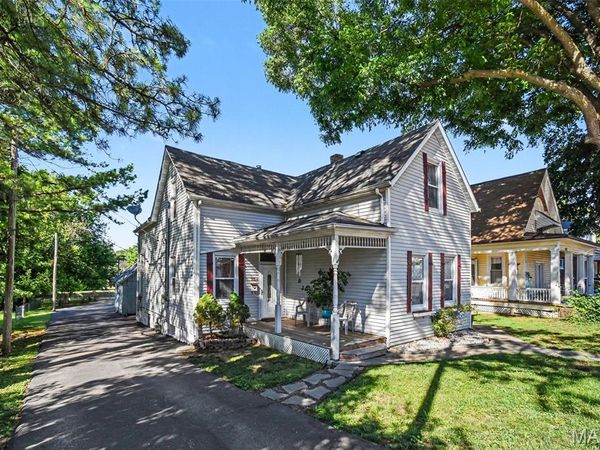 518 S Main Street , Columbia, IL 62236