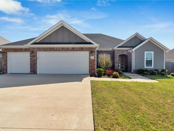 1234 Cassia Street , Tontitown, AR 72762
