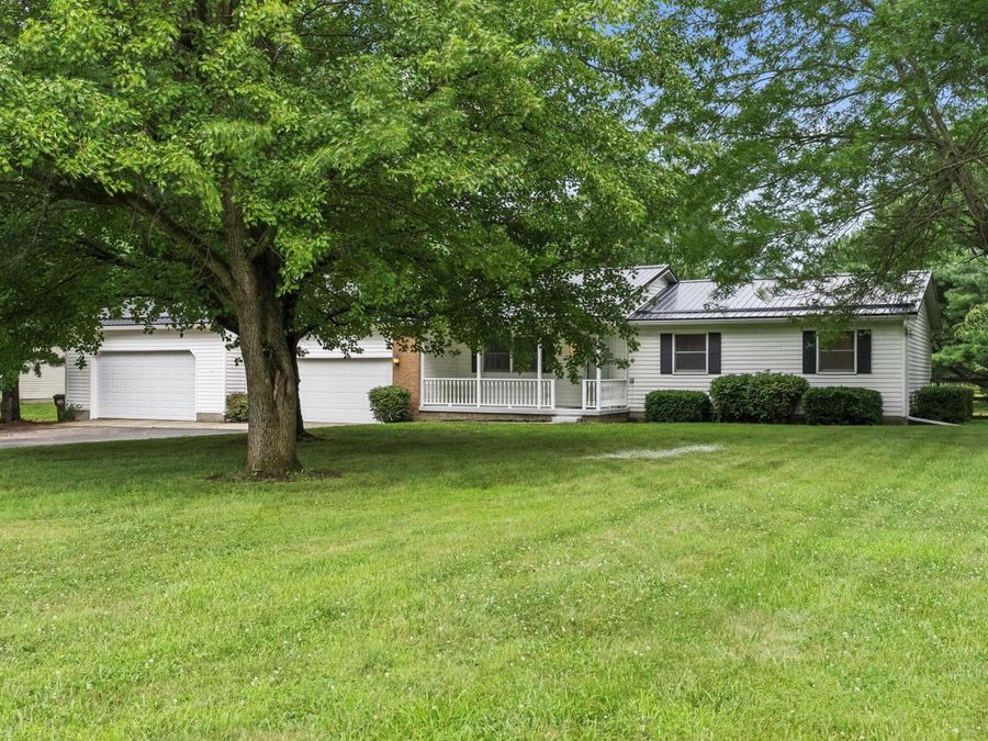7378 Beecher Road SW, Pataskala, OH 43062 Photo 1