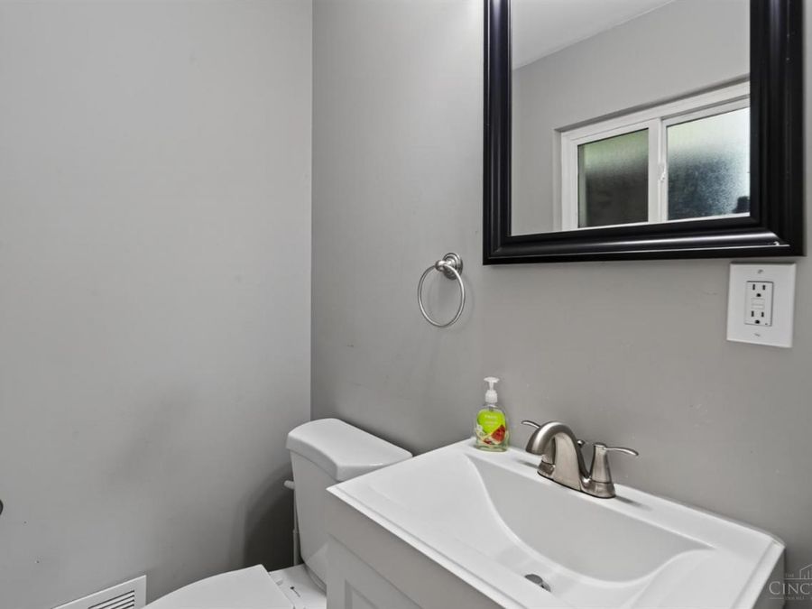 6038 Bearcat Drive, Green Township, OH 45248 Photo 20