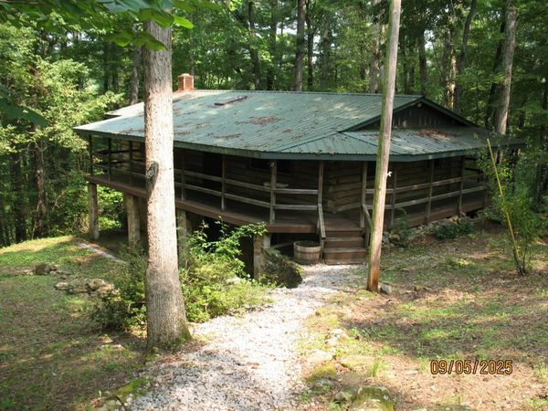1555 Brown Creek Dr , Crossville, TN 38571