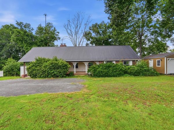 553 Lafayette Rd , Red Boiling Springs, TN 37150