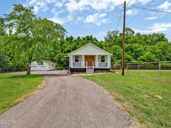 1006 Ruritan Rd, Harriman, TN 37748