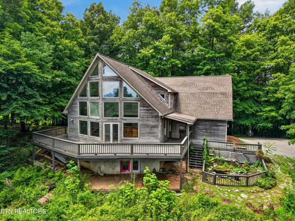 2946 Pen Hook Rd, Monterey, TN 38574
