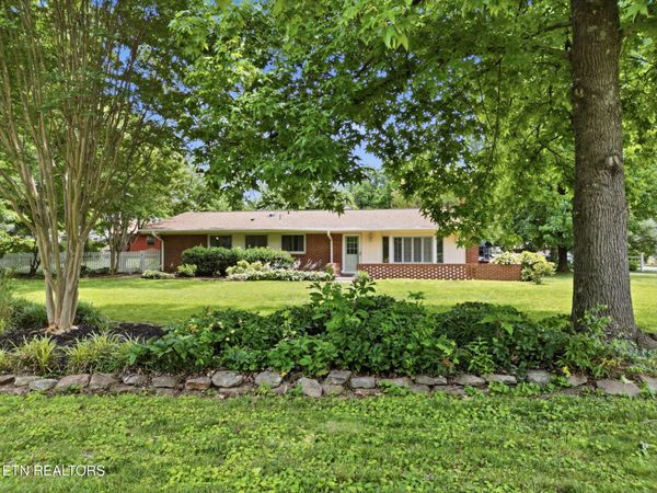 501 Rockingham Drive, Knoxville, TN 37909
