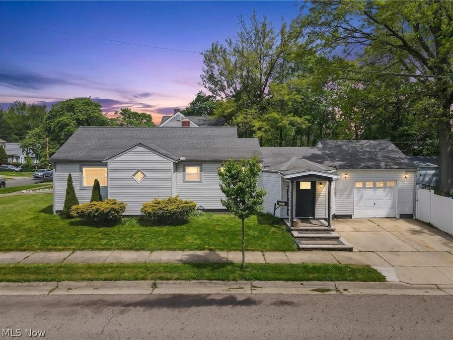 1043 Slosson Street, Akron, OH 44320 Photo 1