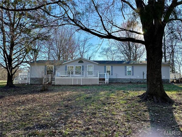 20754 Emerald Road , Carlyle, IL 62231