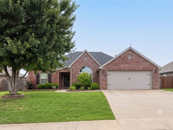 3001 SW Gumleaf Road , Bentonville, AR 72713