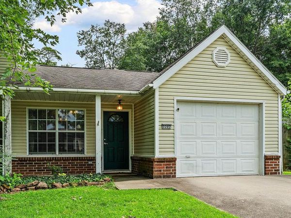 3207 W Wildflower Street , Fayetteville, AR 72704