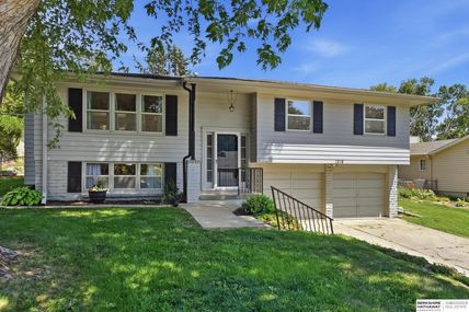 1319 S 165th Street, Omaha, NE 68130