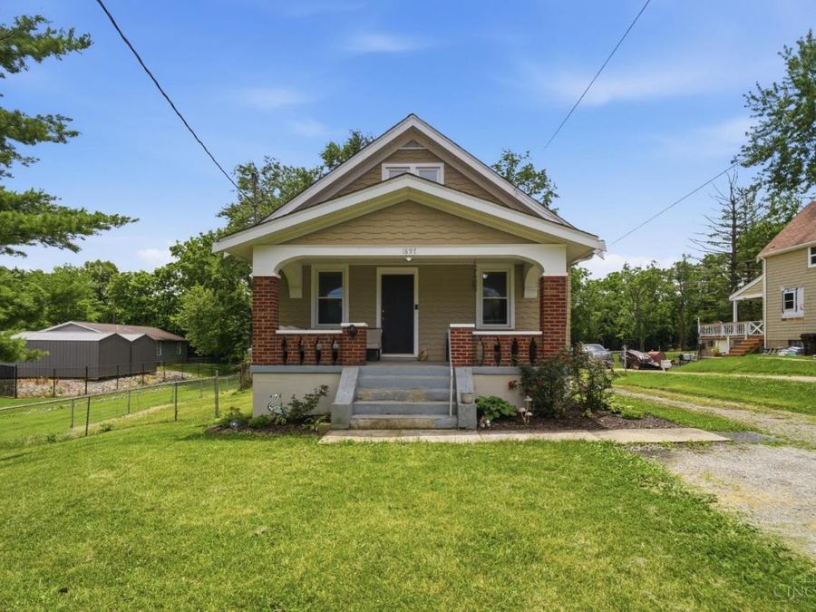 1897 Springdale Road, Springfield Township, OH 45231 Photo 2