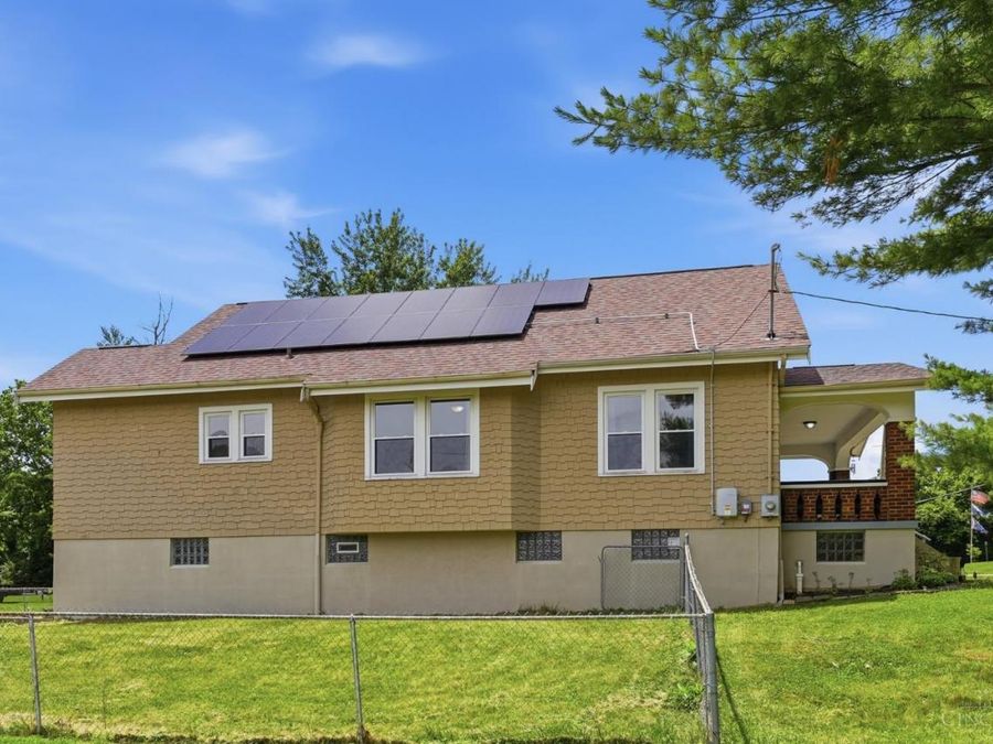 1897 Springdale Road, Springfield Township, OH 45231 Photo 3