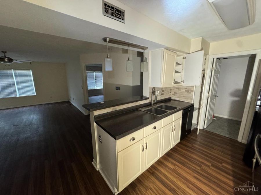 9810 Regatta Drive, Unit 107, Colerain Township, OH 45252 Photo 10