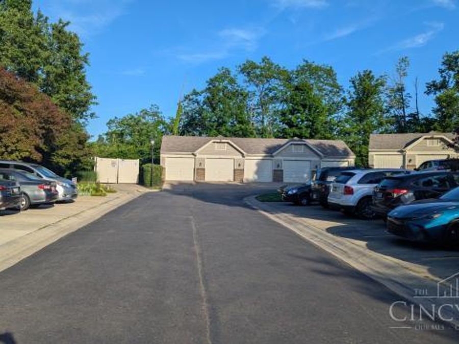 9810 Regatta Drive, Unit 107, Colerain Township, OH 45252 Photo 4